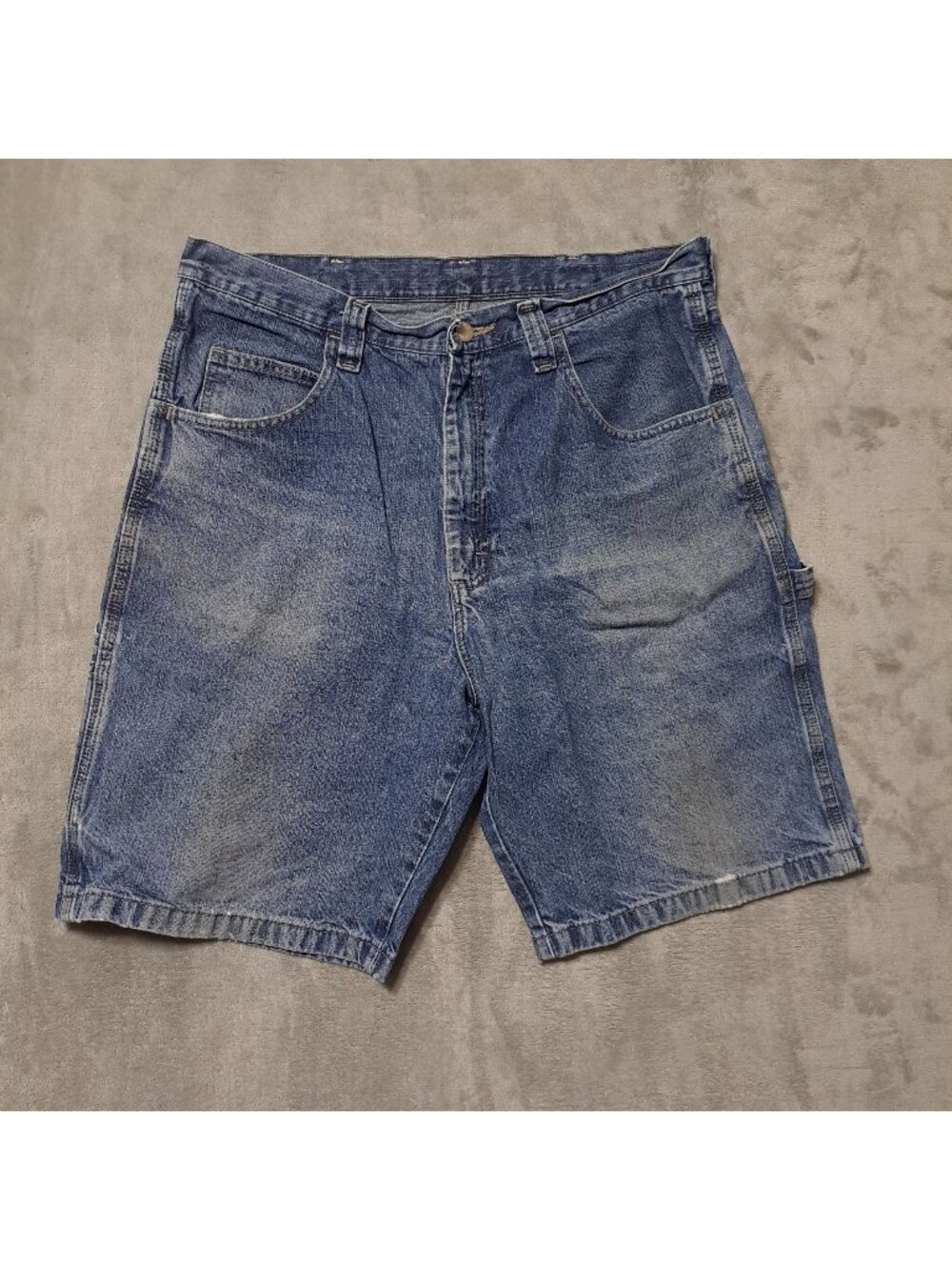 Wrangler 34 Carpenter Jean Short 9.50 Inseam Blue Distressed Faded Vintage Style